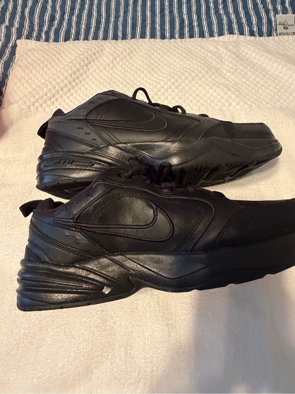 Nike Men’s Black Leather Athletic Sneakers
